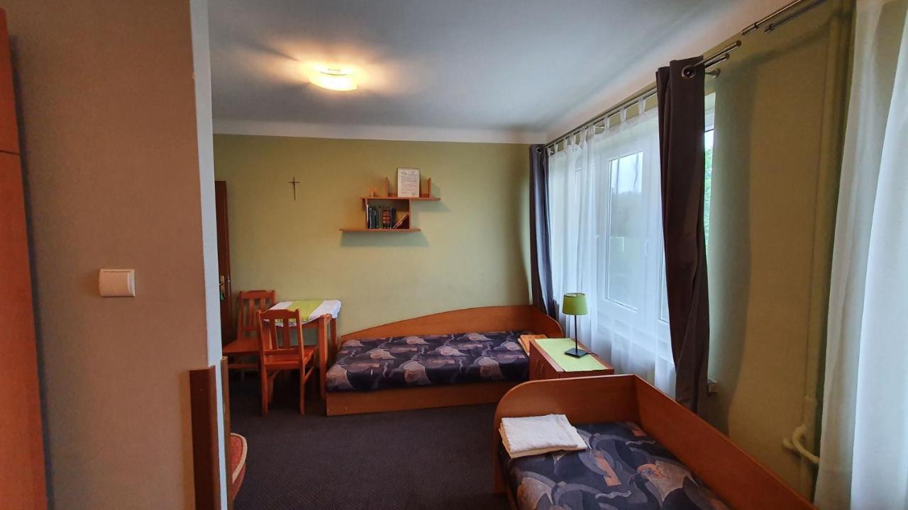 Wieczernik Dom Rekolekcyjny Księży Pallotynów Swieta Katarzyna  Exterior foto